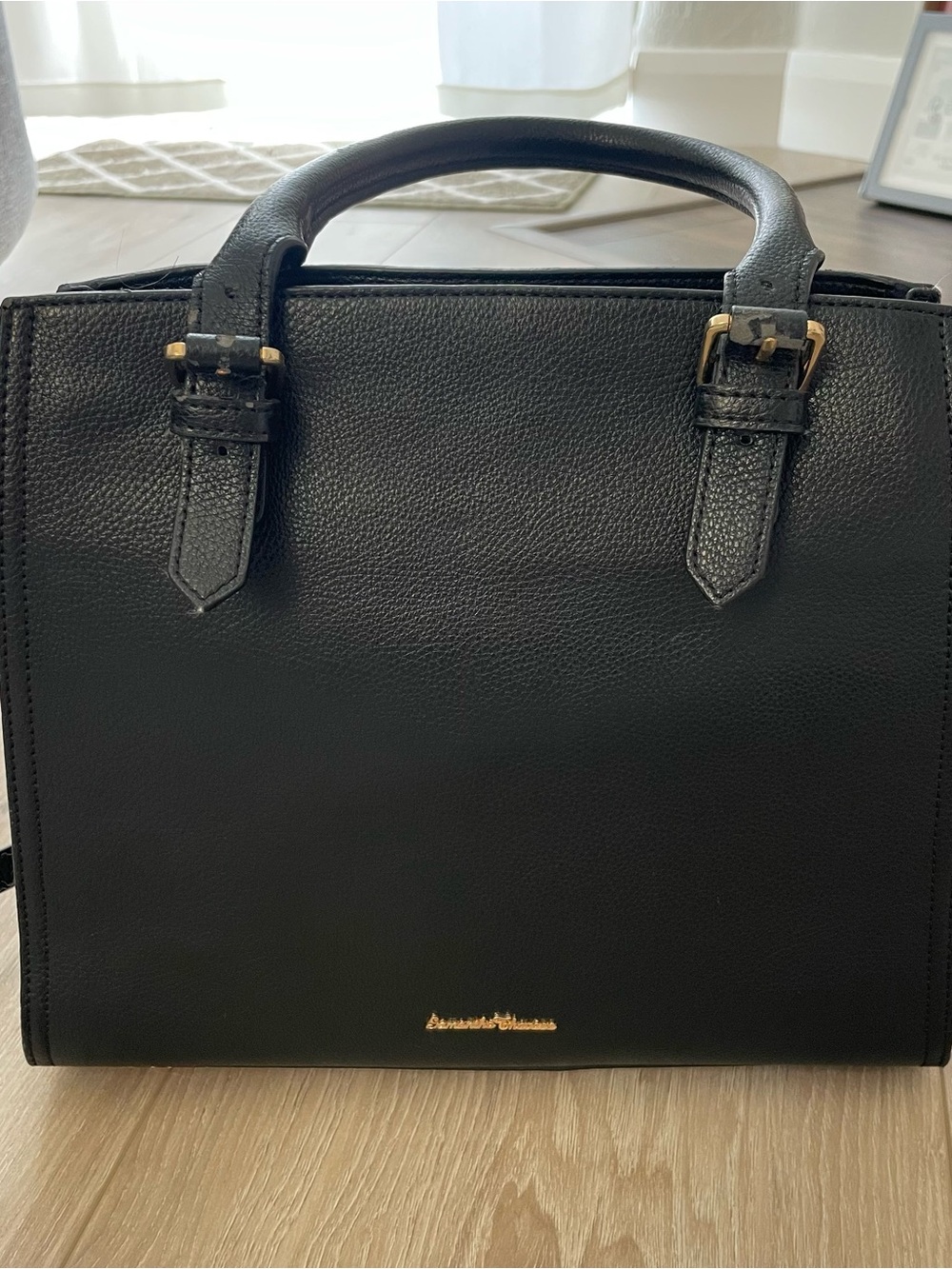 Samantha Thavasa Black Structured Leather Top-Handle Bag with Gold Hardware